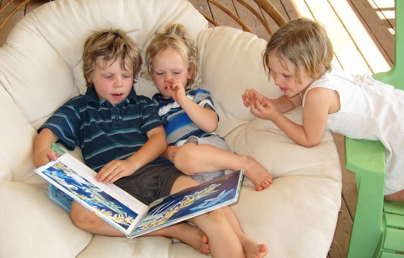 Children Reading in Maui